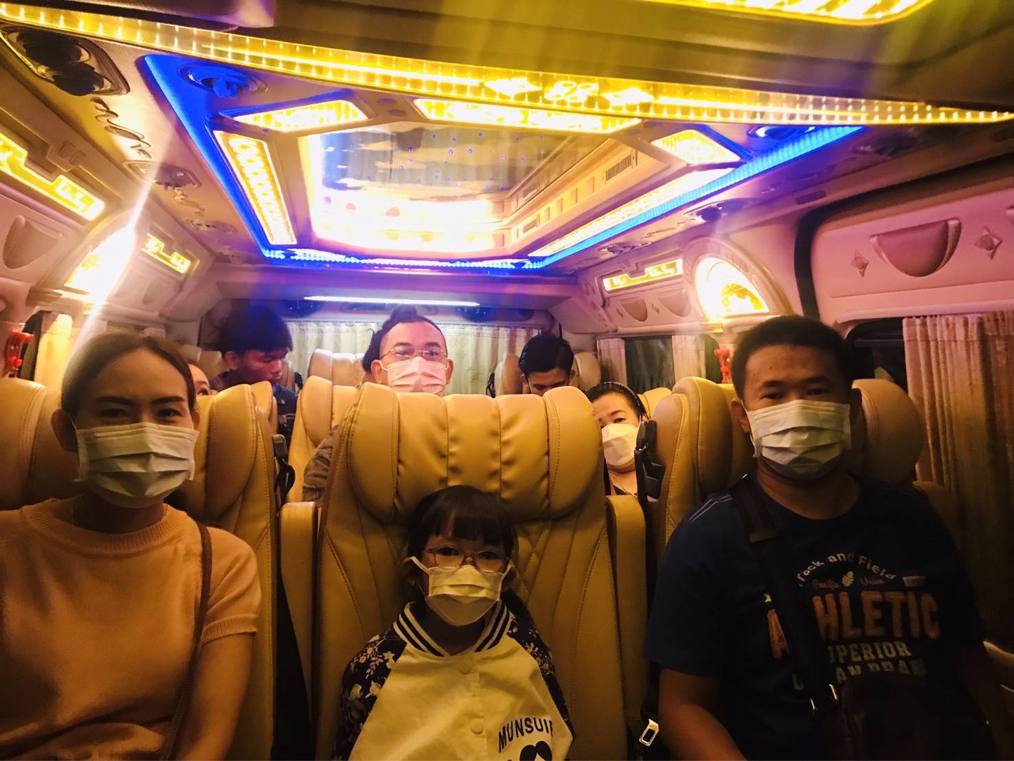 บริการรถตู้ เช่าเหมาวัน