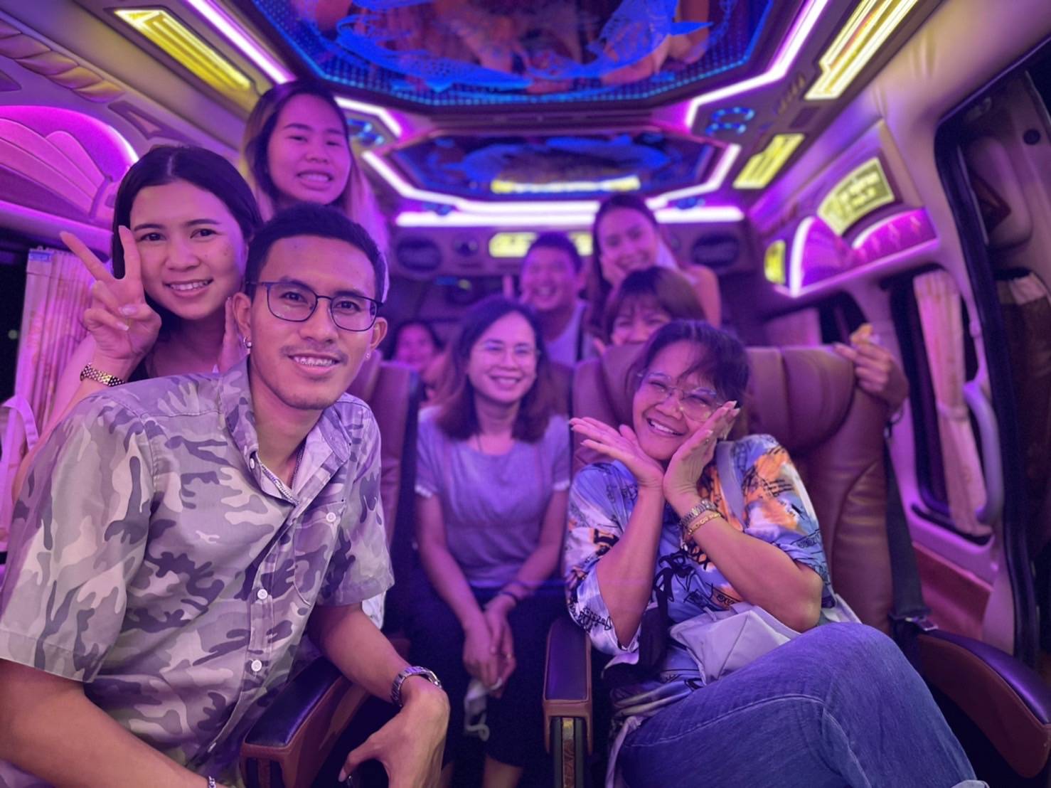 บริการรถตู้ พร้อมคนขับ