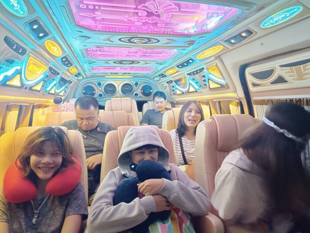 เช่ารถตู้ไปต่างจังหวัด
