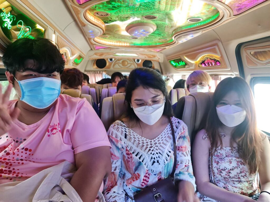 บริการรถตู้ นำเที่ยว